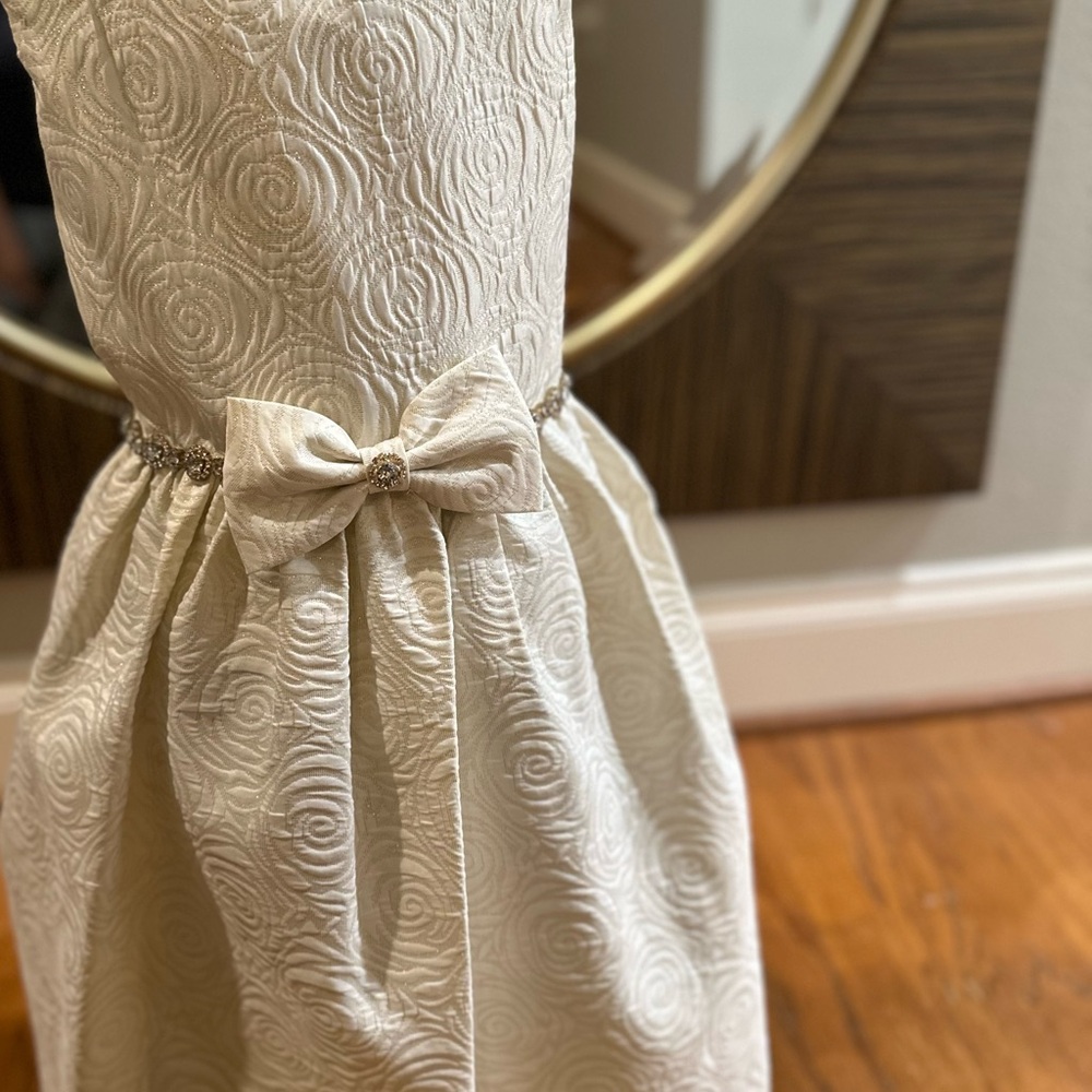 Elegant Ivory Textured Dress with Bow